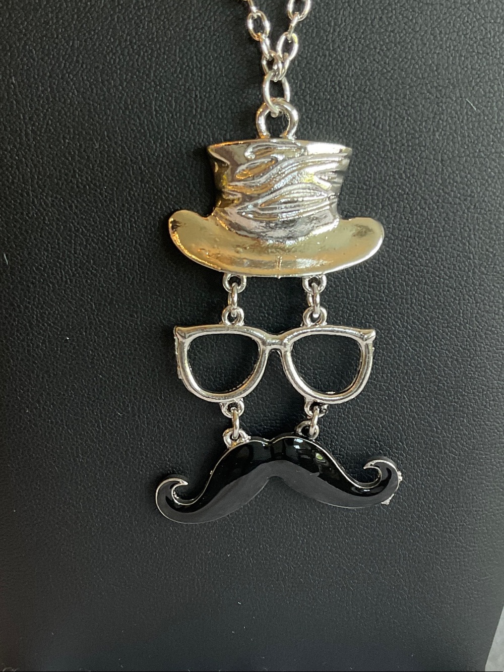 Top Hat, Glasses & Mustache Necklace - Picture 2 of 3